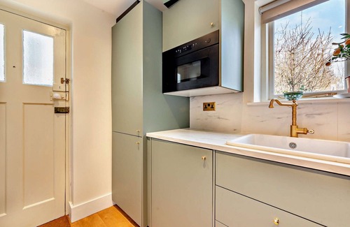 Ampney Crucis Cabaña | Beautifully presented dog friendly - Bea's Cottage