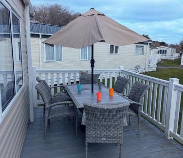 New Forest District Complejo | BEAUTIFULLY PRESENTED CARAVAN DOG FRIENDLY on AWARD WINNING SHOREFIELD COUNTRY PARK Entertainment passes and linen included