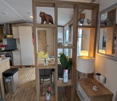 New Forest District Complejo | BEAUTIFULLY PRESENTED CARAVAN DOG FRIENDLY on AWARD WINNING SHOREFIELD COUNTRY PARK Entertainment passes and linen included