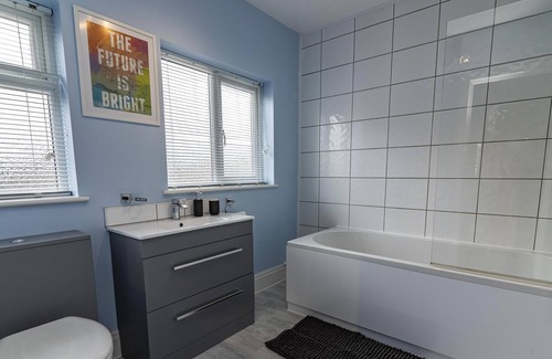 Nottingham Villa | Beautifully presented private 3 bed home.