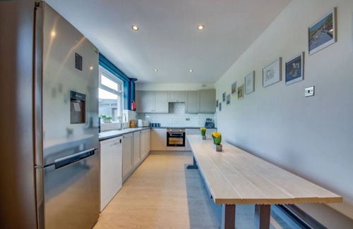 Sheffield Casa | Beautifully Presented & Spacious 6 Bed House