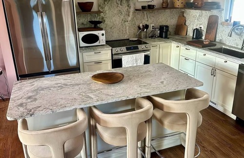 Cleveland Casa | Beautifully Remodeled 3-bedroom house with AC in Cleveland Heights.