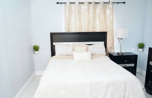 Pine Hills Casa | Cheerful 3-Bedroom Home w/ Indoor Fireplace