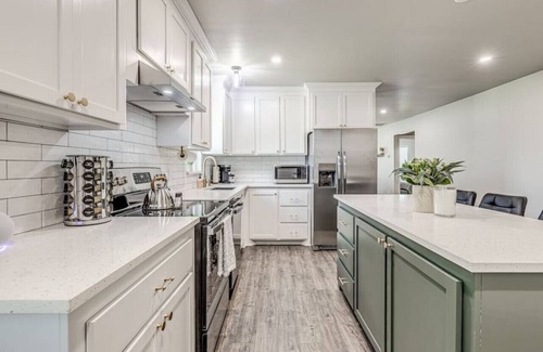 Central Oklahoma City Casa | Beautifully Remodeled 3B1.5B W/ King Bed By OU Med