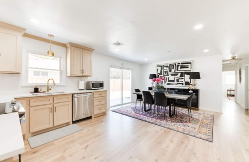 Springdale Casa | Beautifully Remodeled-Newly Furnished-Cozy, Colorful & Eclectic Home in N OKC!