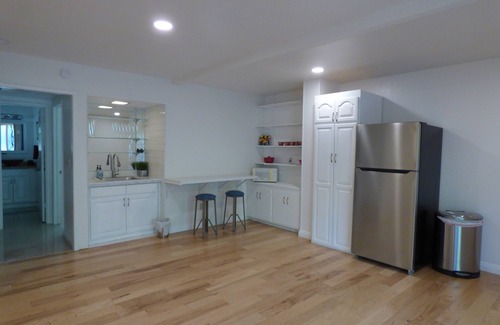 Agoura Hills Casa | Beautifully remodeled, Furnished, 4 Bedrooms and 3 Bathrooms,