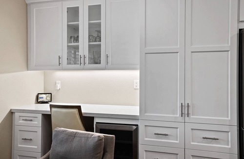 Laguna Woods Condominio | Beautifully remodeled 2 BD /2 BA 1st Floor Condo in Beach Close 55+ Community