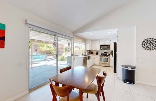 Sonora Sunrise Casa | Beautifully Remodeled Mid-Century Modern Home with Private Heated Pool & Spa