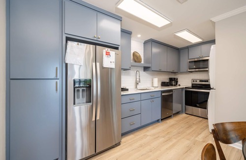 Rockwell Condominio | Beautifully remodeled lakefront condo with boat slip
