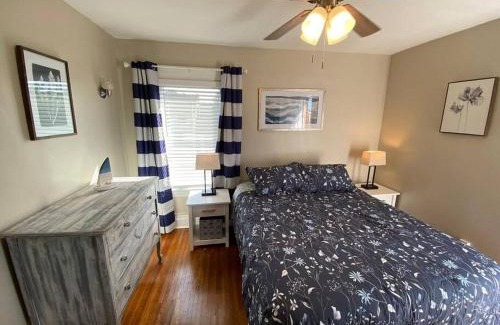 Niagara Falls Casa | Beautifully remodeled house 1.5 miles from falls.