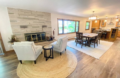 Rhinelander Cabaña | Beautifully Remodeled Lakefront Cottage With Picturesque Views Of Lake Mildred