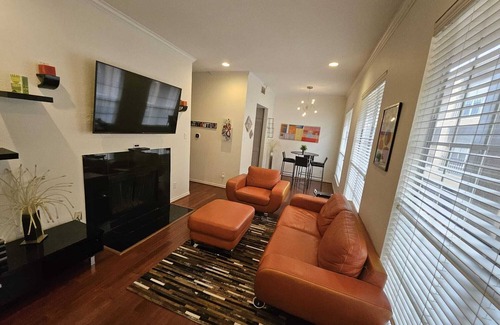 Turtle Creek Apartamento | Beautifully remodeled condo 2b/2bth conveniently in West Village, Uptown Dallas