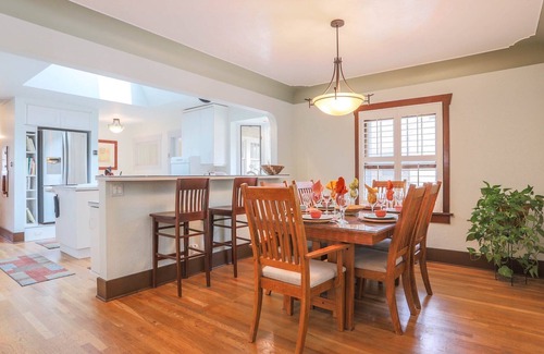 West Highland Casa | Beautifully remodeled Craftsman Bungalow- Close to Coors Field- Denver Highlands