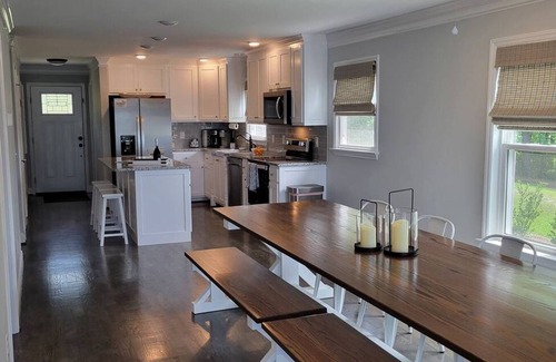 Semora Casa | Beautifully Remodeled Lake House w/ Plunge Pool!
