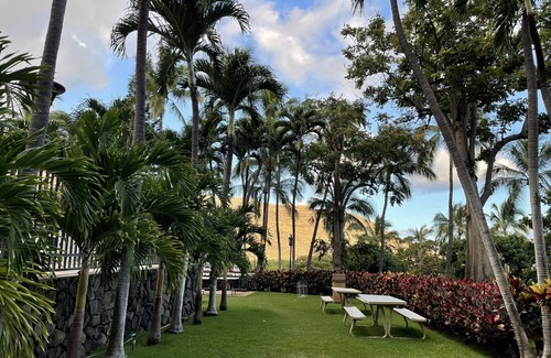Makaha Condominio | Beautifully Remodeled studio Makaha Valley Towers