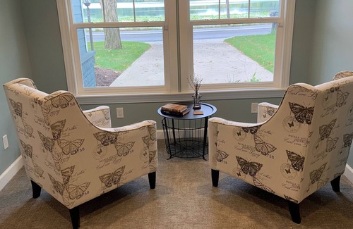 La Porte Cabaña | Beautifully Remodeled Lake Cottage with Stunning view of Stone Lake