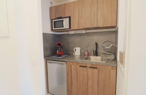La Petite Motte Apartamento | Beautifully renovated Studio cabin, with private garden, close to the beach, BBQ