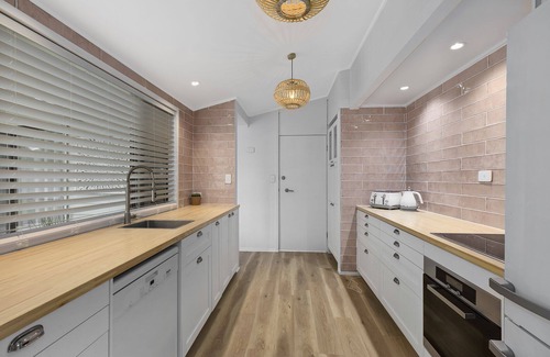 Shelly Beach Casa | Beautifully Renovated Beach Cottage Backing Onto Shelly Beach Golf Course
