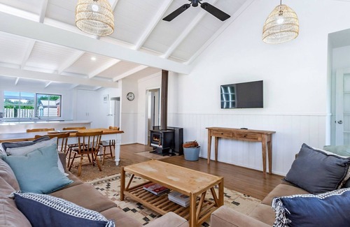 Port Fairy Casa | Beautifully renovated cottage provides the perfect beach retreat