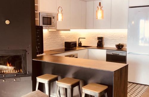 Pradollano Chalet De Esquí | Beautifully Renovated 4 Bedroom Apt + Kid's Room