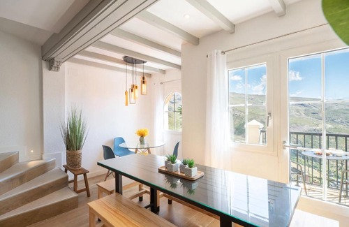 Pradollano Chalet De Esquí | Beautifully Renovated 4 Bedroom Apt + Kid's Room