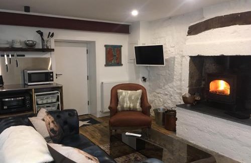 Drem Casa | Beautifully Renovated Self-Contained Farm Cottage - close to beaches, North Berwick and the Golf Coast