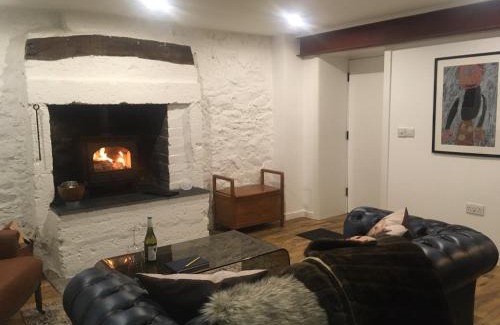Drem Casa | Beautifully Renovated Self-Contained Farm Cottage - close to beaches, North Berwick and the Golf Coast
