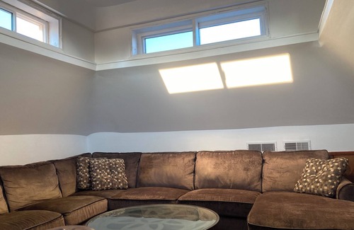 Clifton Heights Apartamento | Beautifully Renovated & Fully Furnished 3 Bed Cincinnati Rental Near OTR & UC