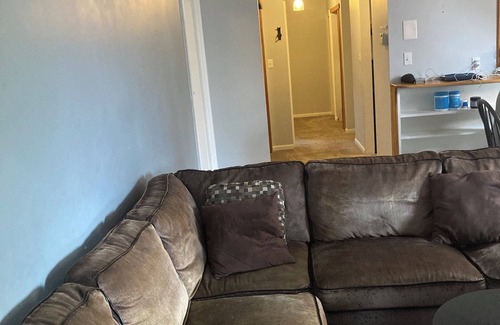 Clifton Heights Apartamento | Beautifully Renovated & Fully Furnished 3 Bed Cincinnati Rental Near OTR & UC