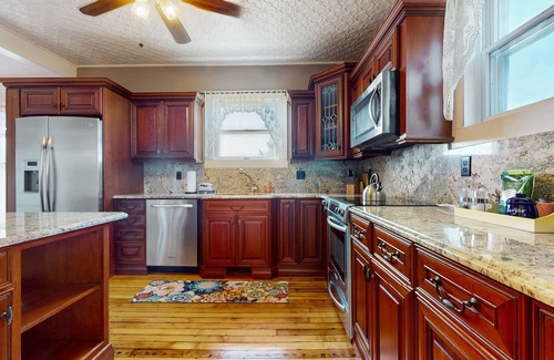 Gloucester Casa | Beautifully renovated home walk to boulevard, town & train