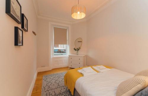 Tillicoultry Apartamento | Beautifully Renovated 2 Bedroom Apartment