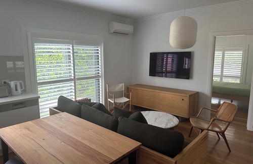 Bundeena Casa | Beautifully renovated 3 bedroom house 40 meters from Hordens Beach Bundeena