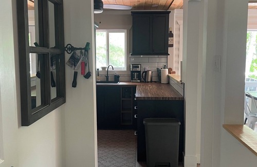 Utterson Cabaña | Beautifully Renovated Muskoka Cottage with Hot Tub on Pristine Skeleton Lake