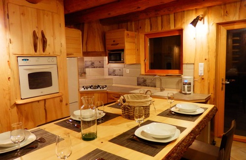 Le Noyer Chalet De Esquí | Bellamente restaurado Granja con terraza y jardín, vistas estupendas