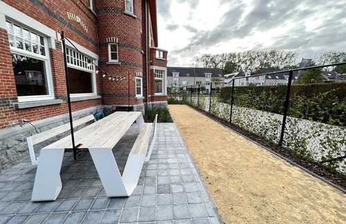 Assebroek Casa | Beautifully renovated home with 5 large bedrooms and 4 bathrooms
