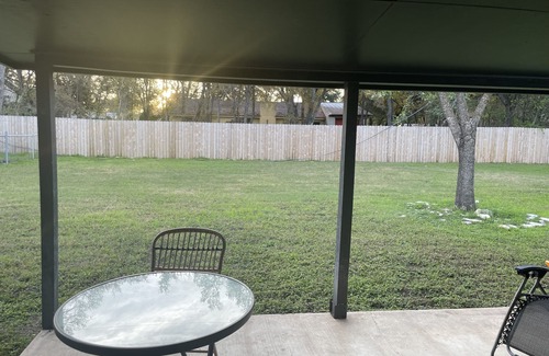Leander Casa | Beautifully renovated home on quiet tree-lined street. Close to major amenities!