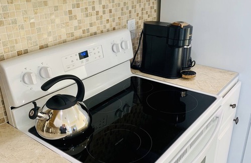 Redding Casa | Beautifully renovated home, bright kitchen and great location near downtown!