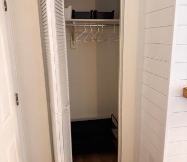 Ken Caryl Apartamento | Beautifully Renovated OneBedroom Apt with Two Beds