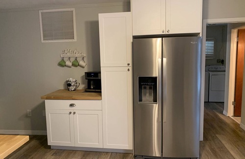 Venice Casa | Beautifully Renovated Pool Home only 1.9 miles to the BEACH!