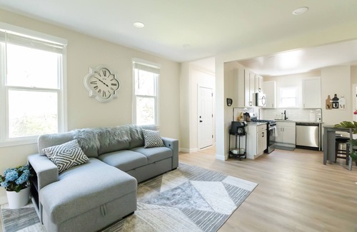 Tremont Casa | Beautifully renovated 2BR/1BA home in the heart of Tremont