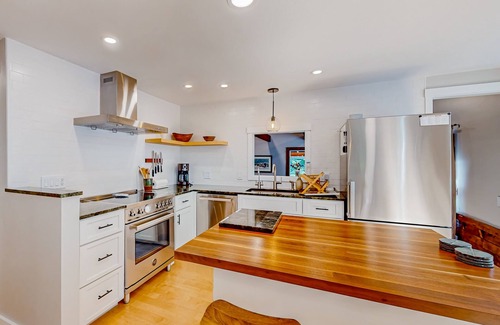 Cataumet Casa | Beautifully renovated home near area's beaches with cathedral ceilings & grill