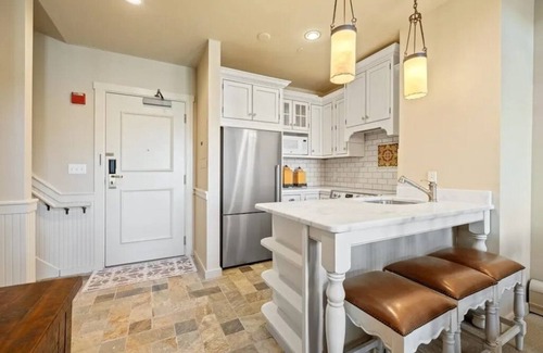 Stratton Mountain Condominio | Beautifully renovated 2 bedroom condo in Stratton VT - walk to Village/Lifts!