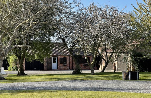 Langrick Casa | Beautifully restored 18th century Barn