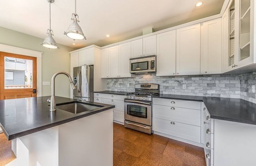Ballard Casa | Beautifully restored 1909 home 5bedroom/2bath perfect walkable Ballard location!