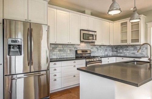Ballard Casa | Beautifully restored 1909 home 5bedroom/2bath perfect walkable Ballard location!