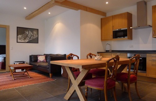 Ollon Chalet De Esquí | Gran chalet histórico restaurado con todas las comodidades modernas