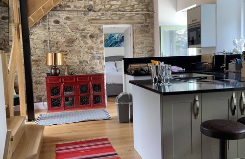 Truro Cabaña | Beautifully restored Victorian Coachhouse