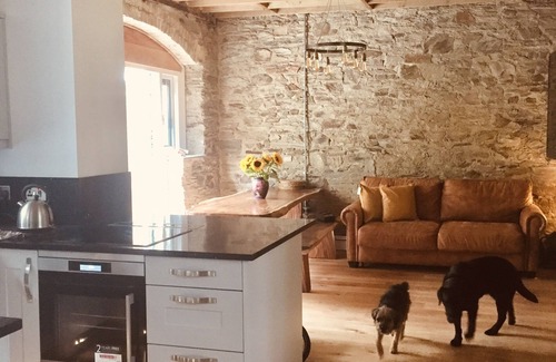 Truro Cabaña | Beautifully restored Victorian Coachhouse