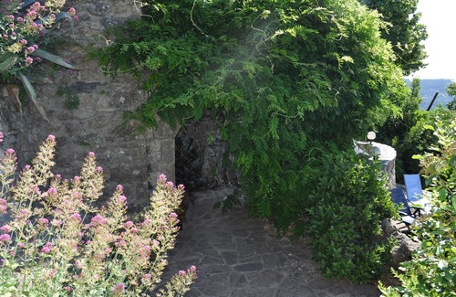 Chassiers Casa | Auténtica casa de vacaciones bellamente situada en piedra natural con piscina pequeña
