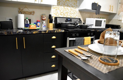 Nassau Apartamento | Beautifully Spacious 1BDR/ FREE PARKING